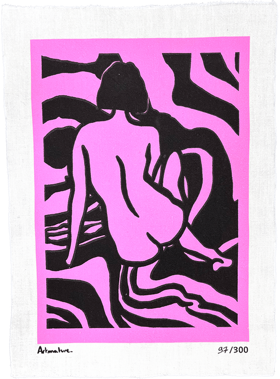Oeuvre de Artmature, une artiste strasbourgeoise pour sa collaboration avec Bisart. Elle montre une femme nue de dos sur un fond rose.